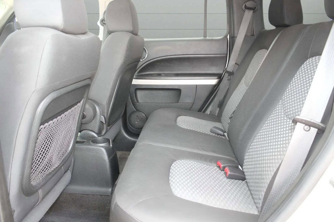Used 2011 Chevrolet HHR LT w/ My Link Package image 18