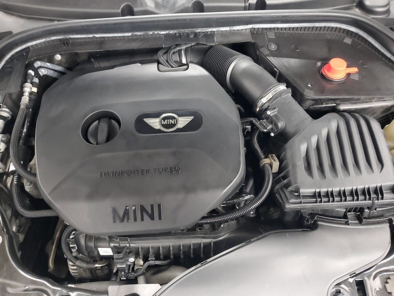 Used 2019 MINI Cooper 2-Door Hardtop w/ Signature Upholstery Package image 4