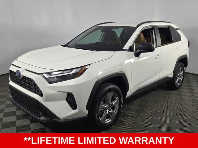 Used 2023 Toyota RAV4 LE AWD/4WD image 3
