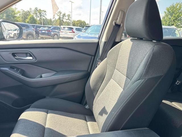 Used 2025 Nissan Rogue SV FWD image 22