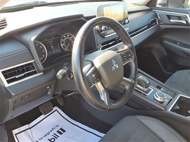 Used 2024 Mitsubishi Outlander AWD image 8