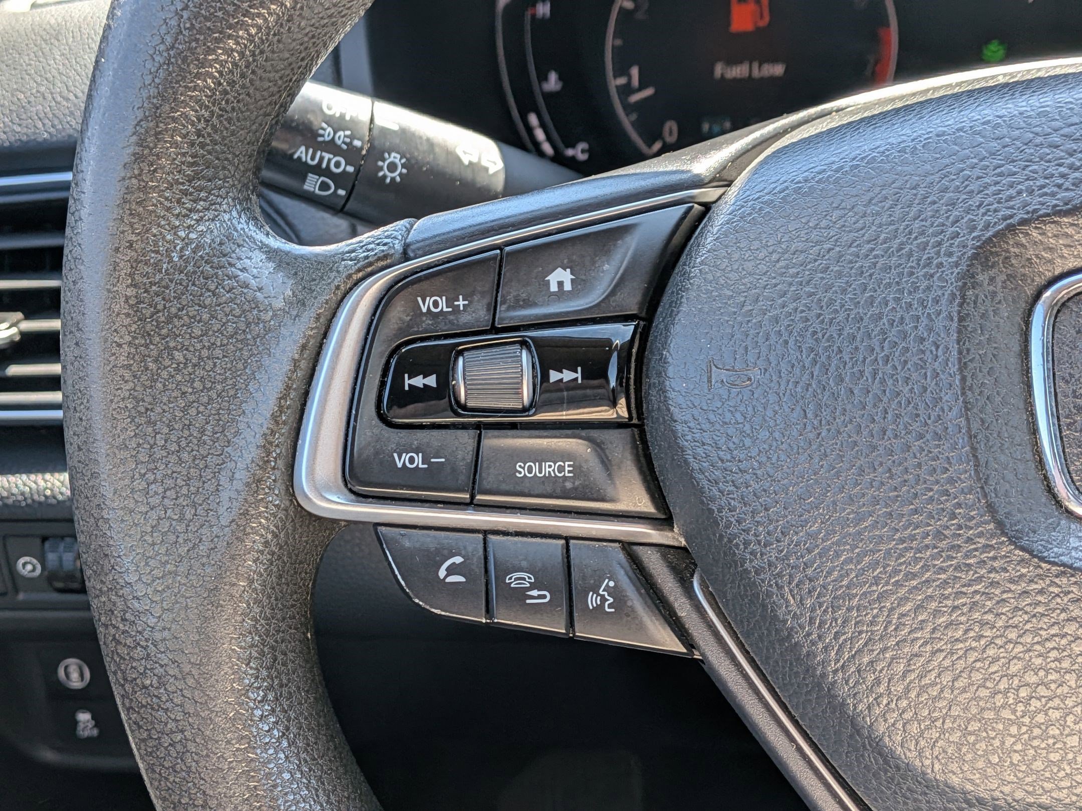 Used 2018 Honda Accord LX image 18