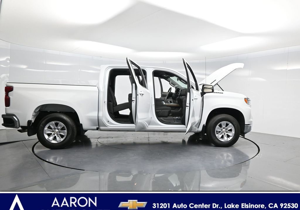 Used 2025 Chevrolet Silverado 1500 LT w/ LPO, Dark Essentials Package RWD image 3