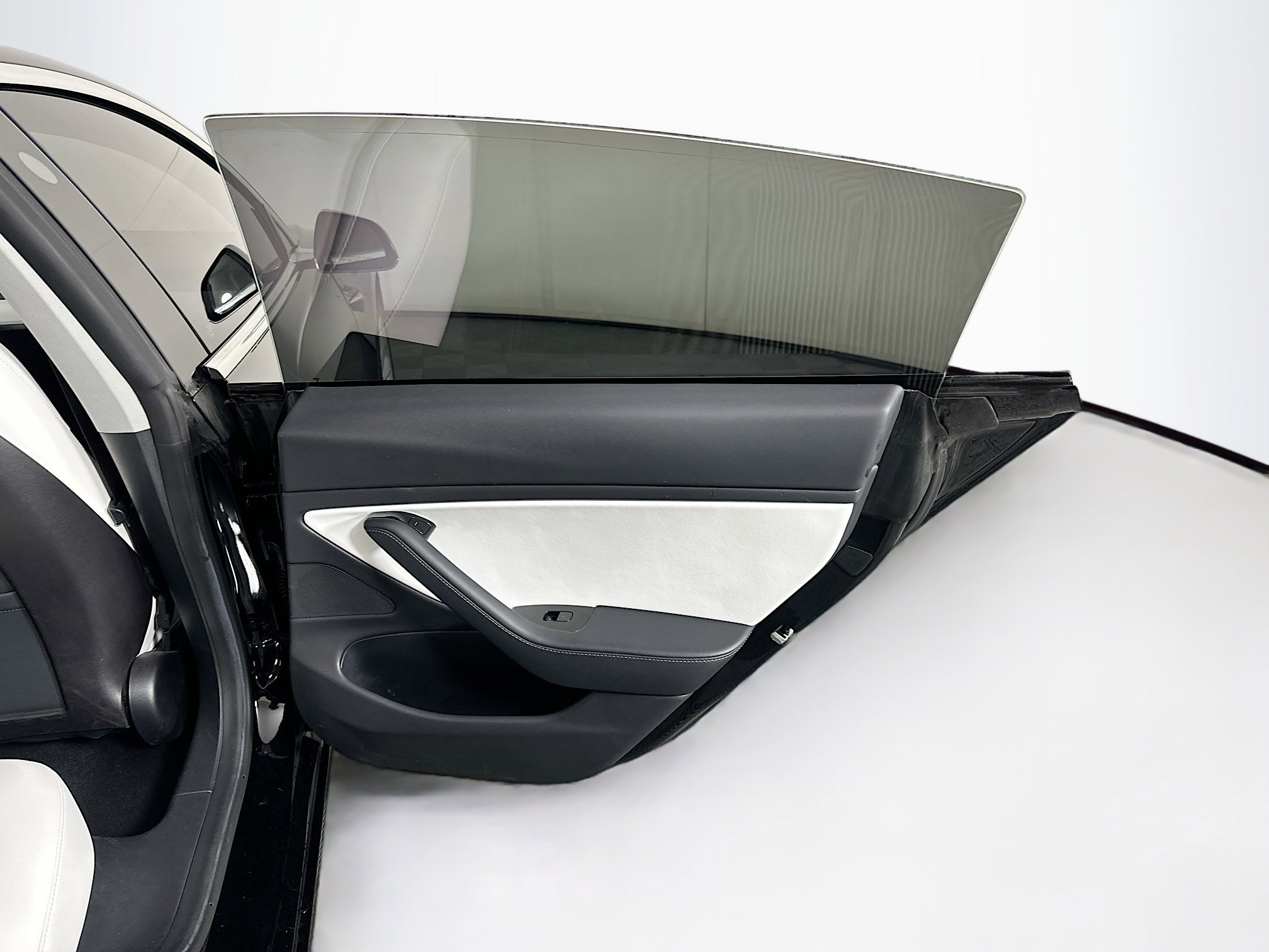 Used 2019 Tesla Model 3 Standard Range image 28