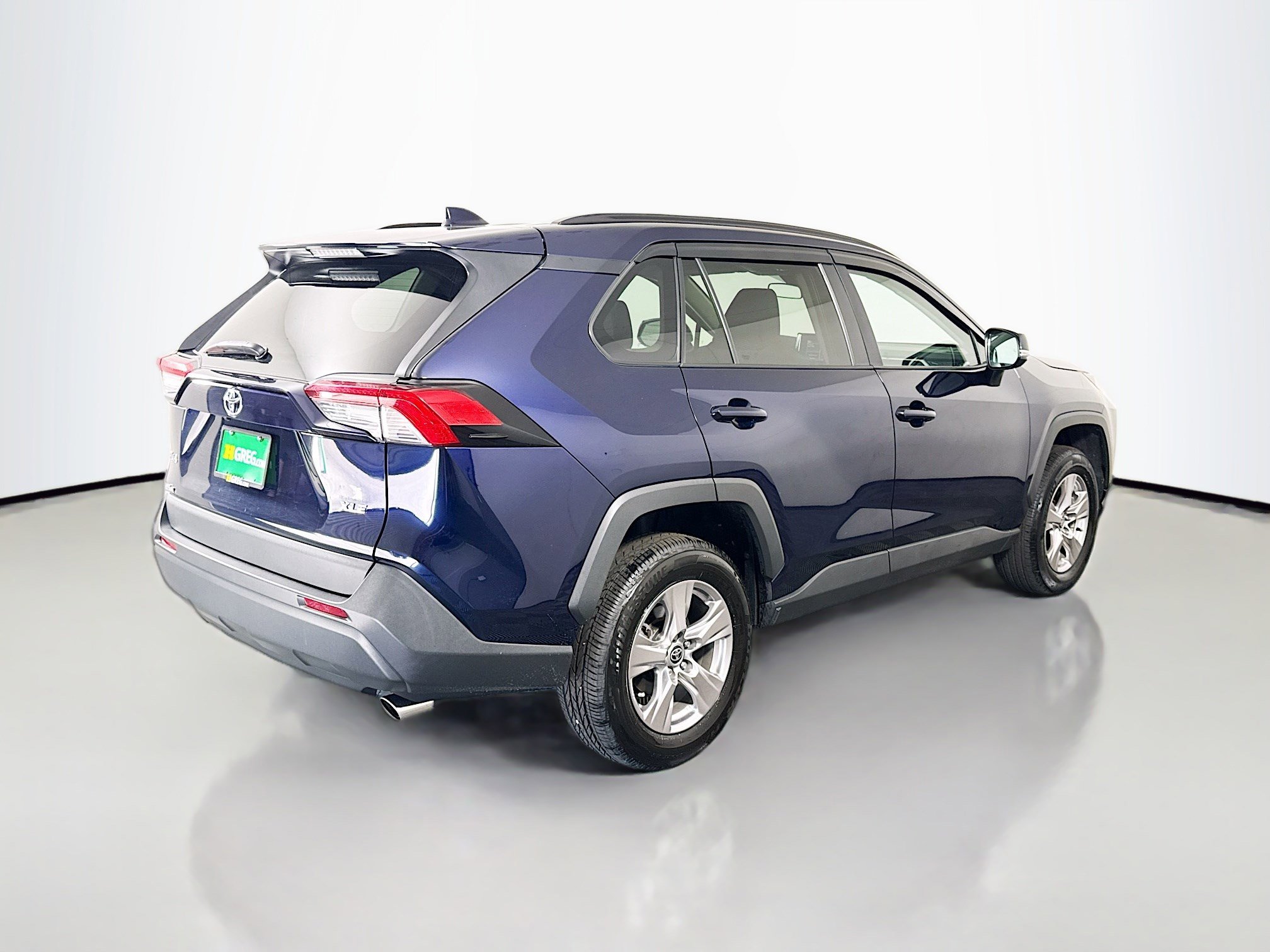 Used 2022 Toyota RAV4 XLE image 10