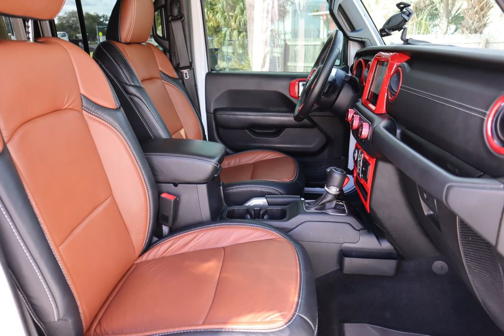 Used 2018 Jeep Wrangler Unlimited Sahara image 24