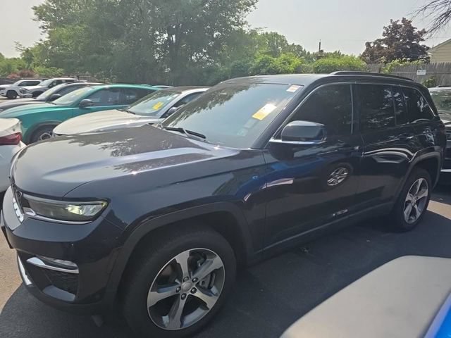 Used 2023 Jeep Grand Cherokee 4WD 4xe w/ Luxury Tech Group II image 12