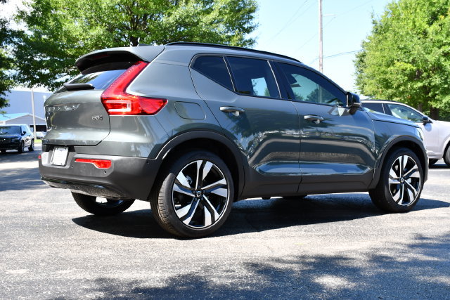 New 2026 Volvo XC40 B5 Plus w/ Climate Package AWD/4WD image 7