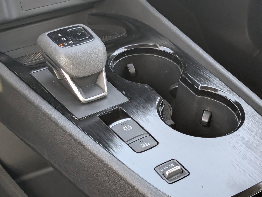 Used 2023 Nissan Rogue SV image 22