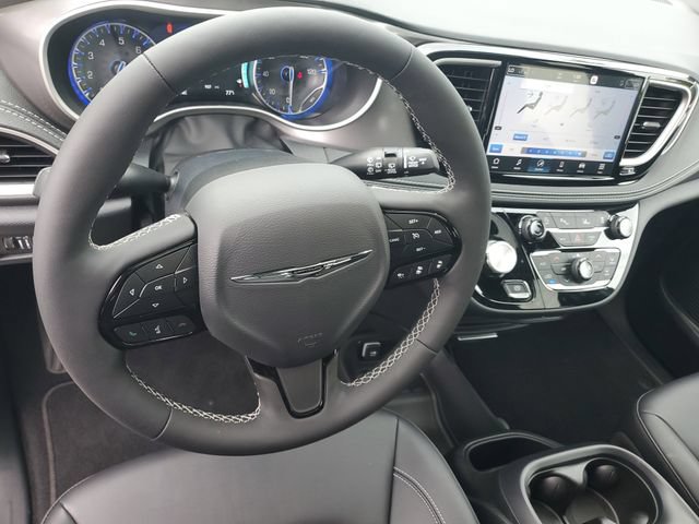 New 2026 Chrysler Pacifica Select w/ S Appearance Package FWD image 19