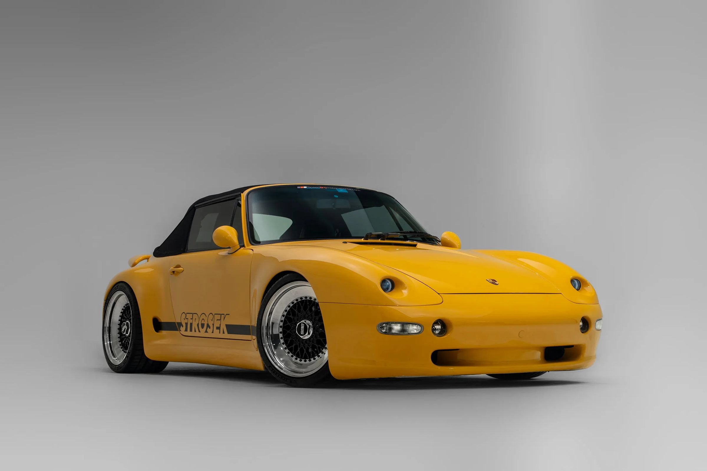 Used 1995 Porsche 911 Cabriolet image 3