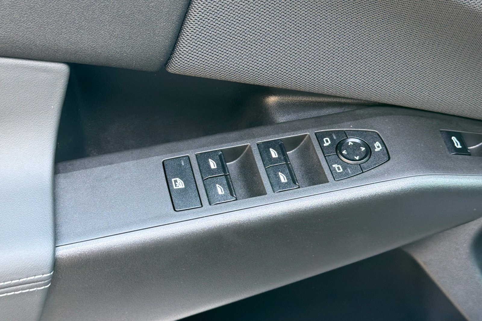 Used 2025 BMW X3 xDrive30i w/ Premium Package image 13