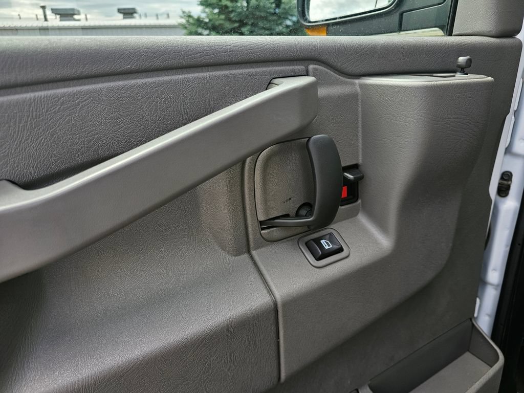 Certified 2025 Chevrolet Express 3500 LT RWD image 28