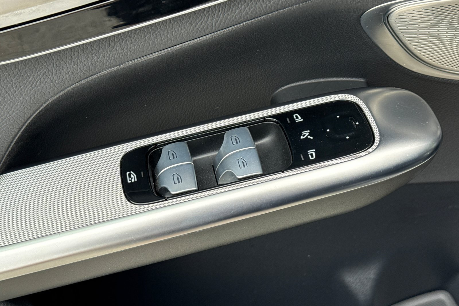 Certified 2024 Mercedes-Benz GLC 300 4MATIC image 12