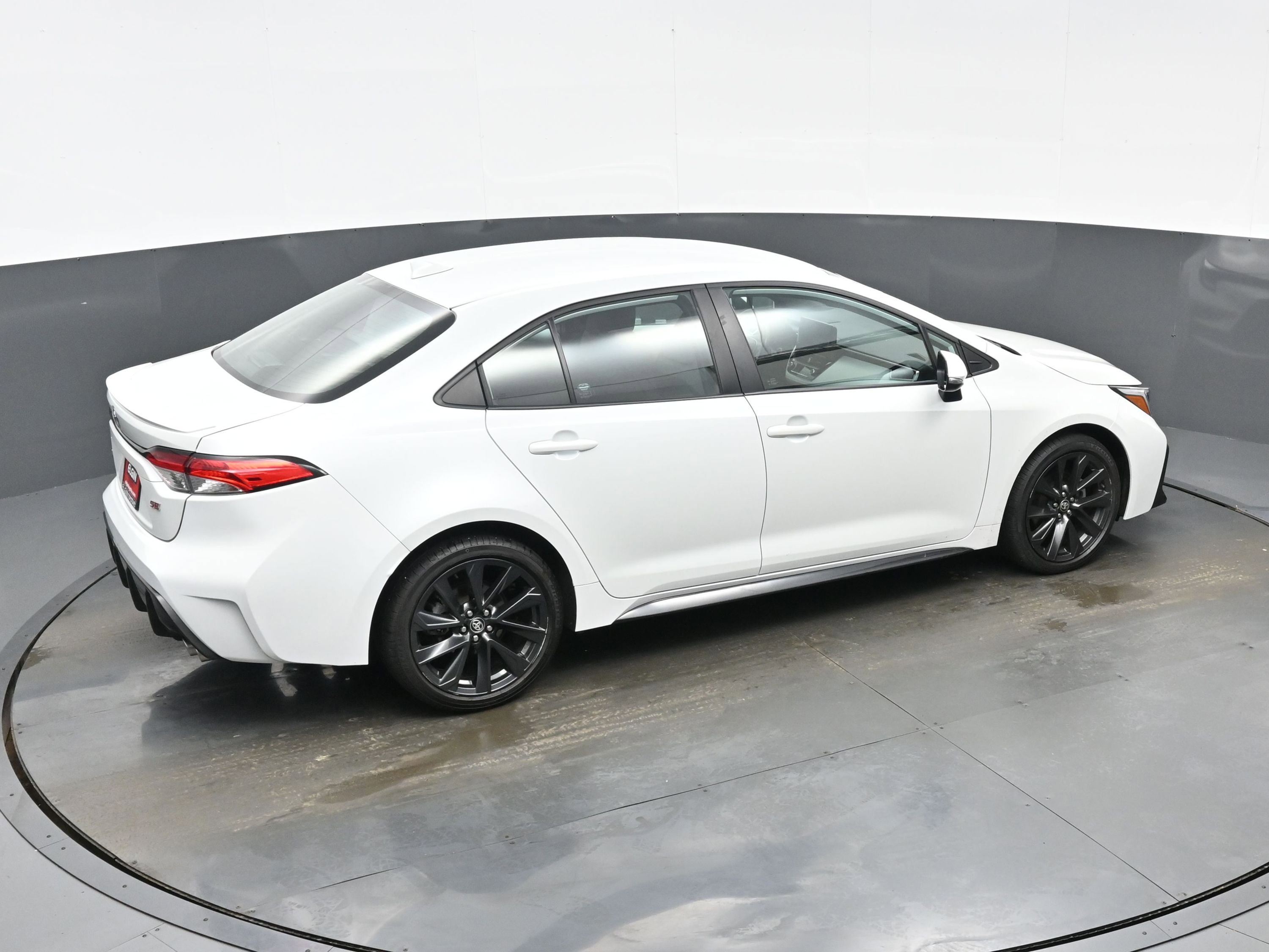 Used 2024 Toyota Corolla SE image 40