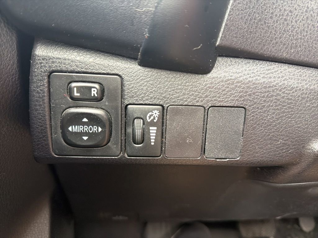 Used 2018 Toyota Corolla LE image 14