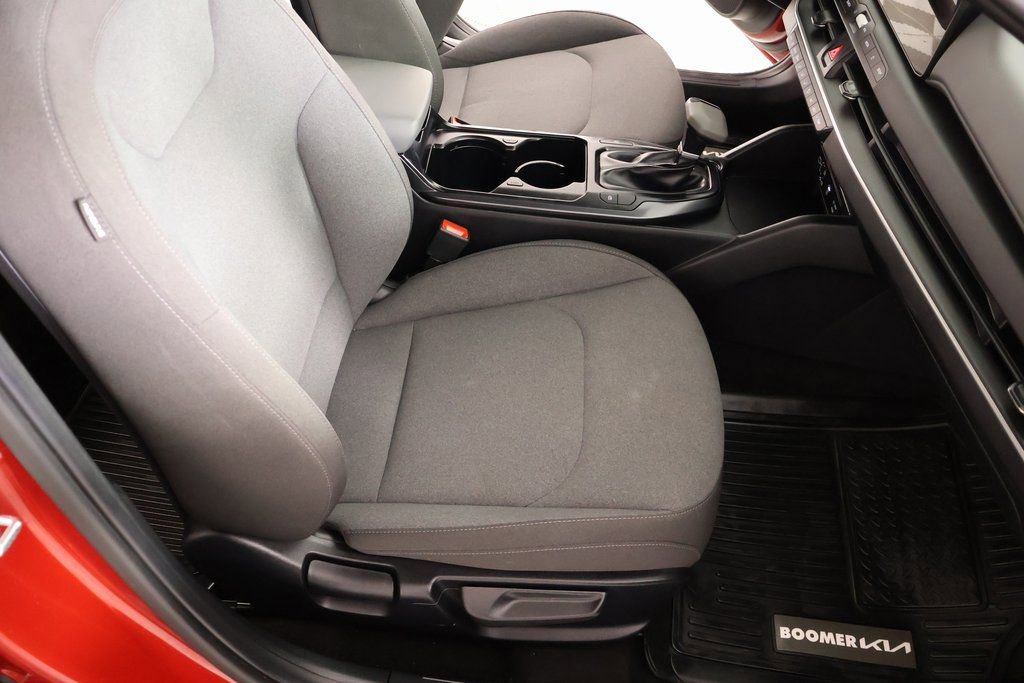Used 2025 Kia K4 LXS image 12