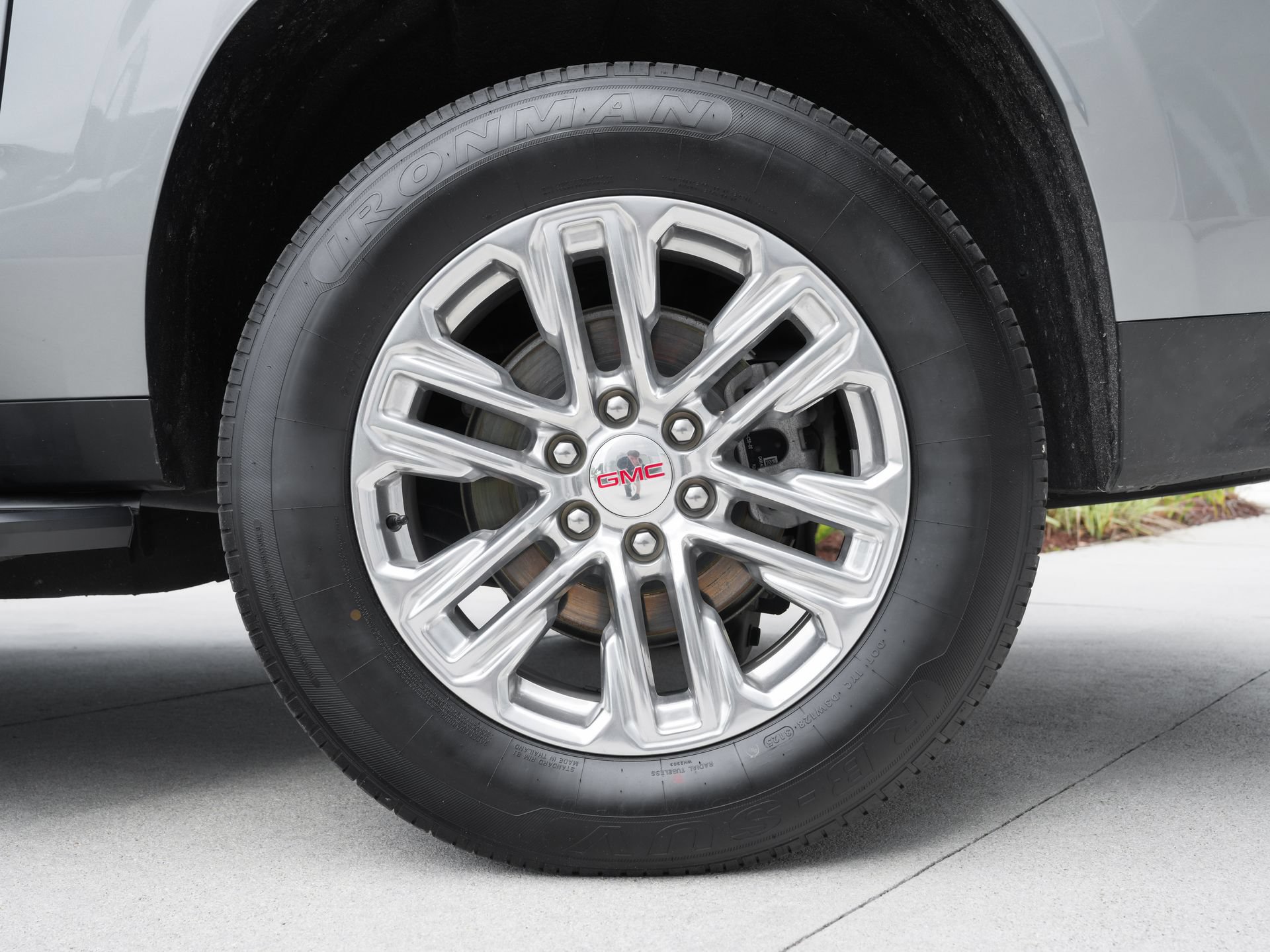 Used 2024 GMC Yukon XL SLT RWD image 29