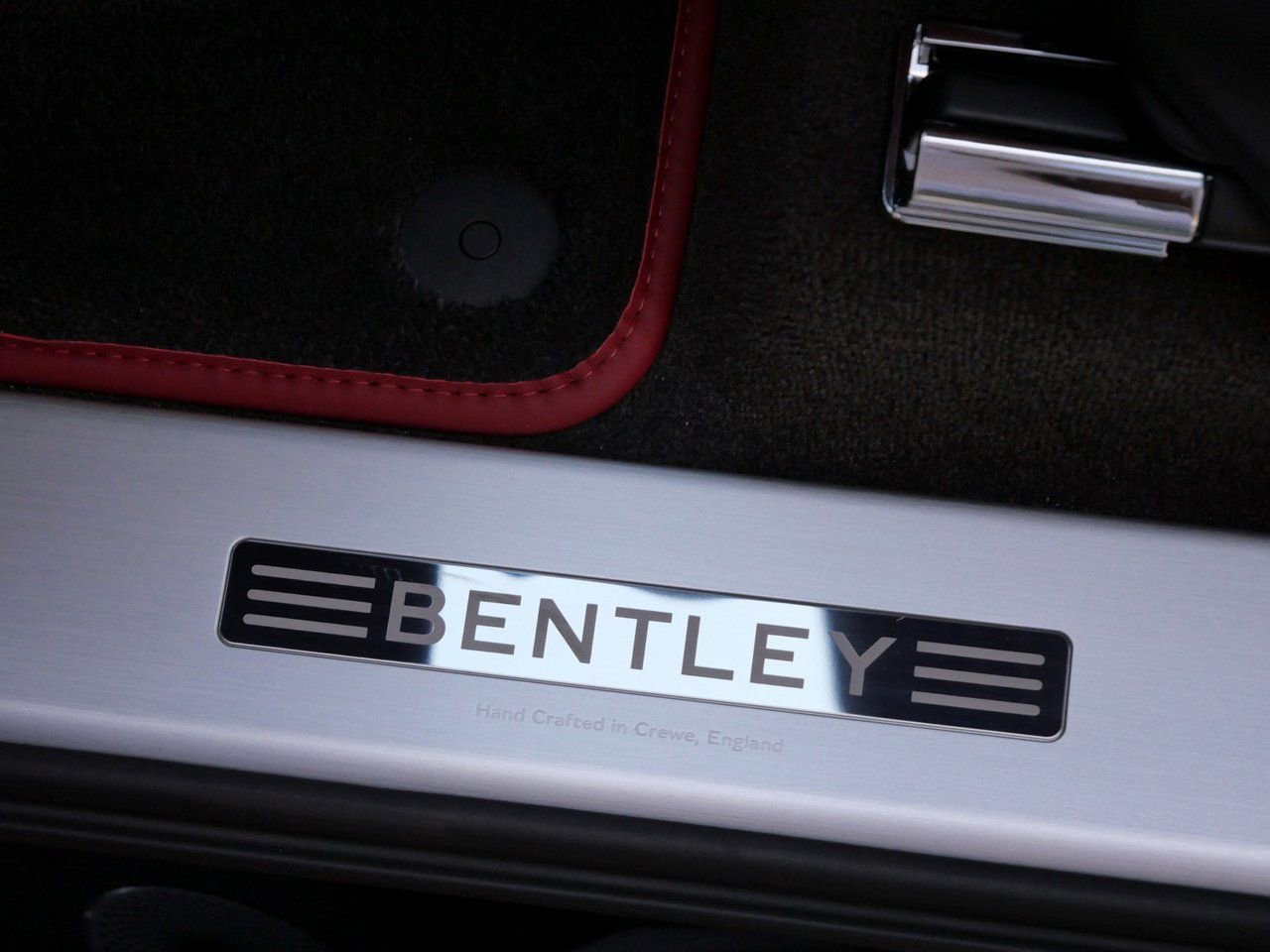 Used 2025 Bentley Bentayga Extended Wheelbase image 19