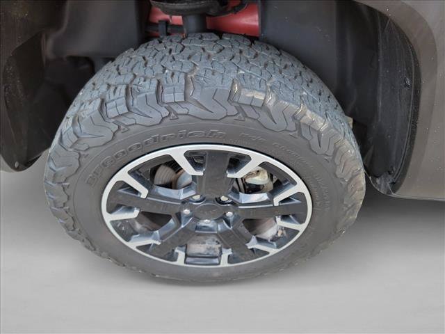 Used 2023 Jeep Renegade Latitude w/ Sun/Sound Group AWD/4WD image 11