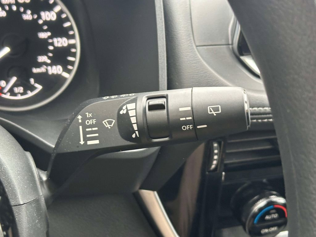 Certified 2022 Nissan Rogue SV image 27