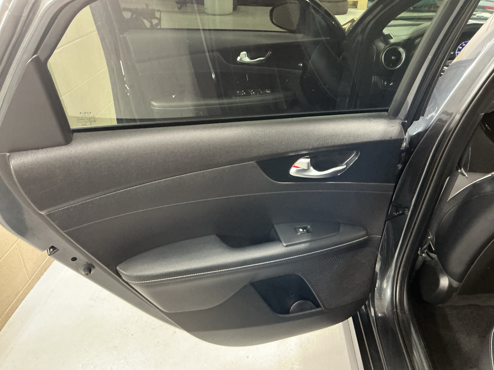 Used 2023 Kia Forte GT-Line w/ GT-Line Premium Package FWD image 15
