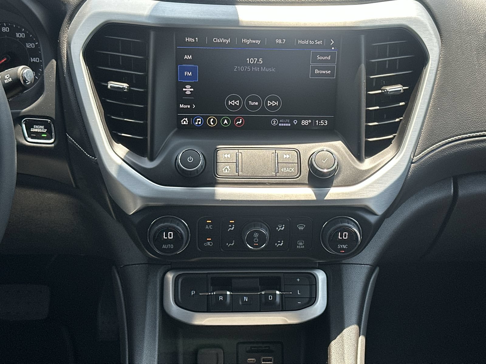 Used 2023 GMC Acadia SLT w/ LPO, Floor Liner Package FWD image 25