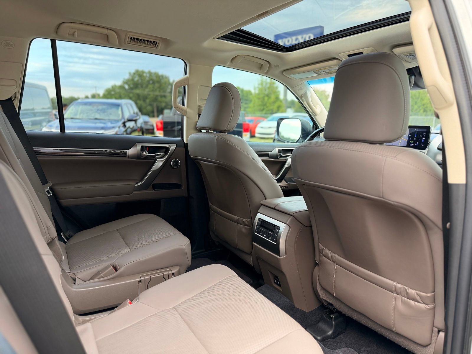 Used 2022 Lexus GX 460 Premium AWD/4WD image 36