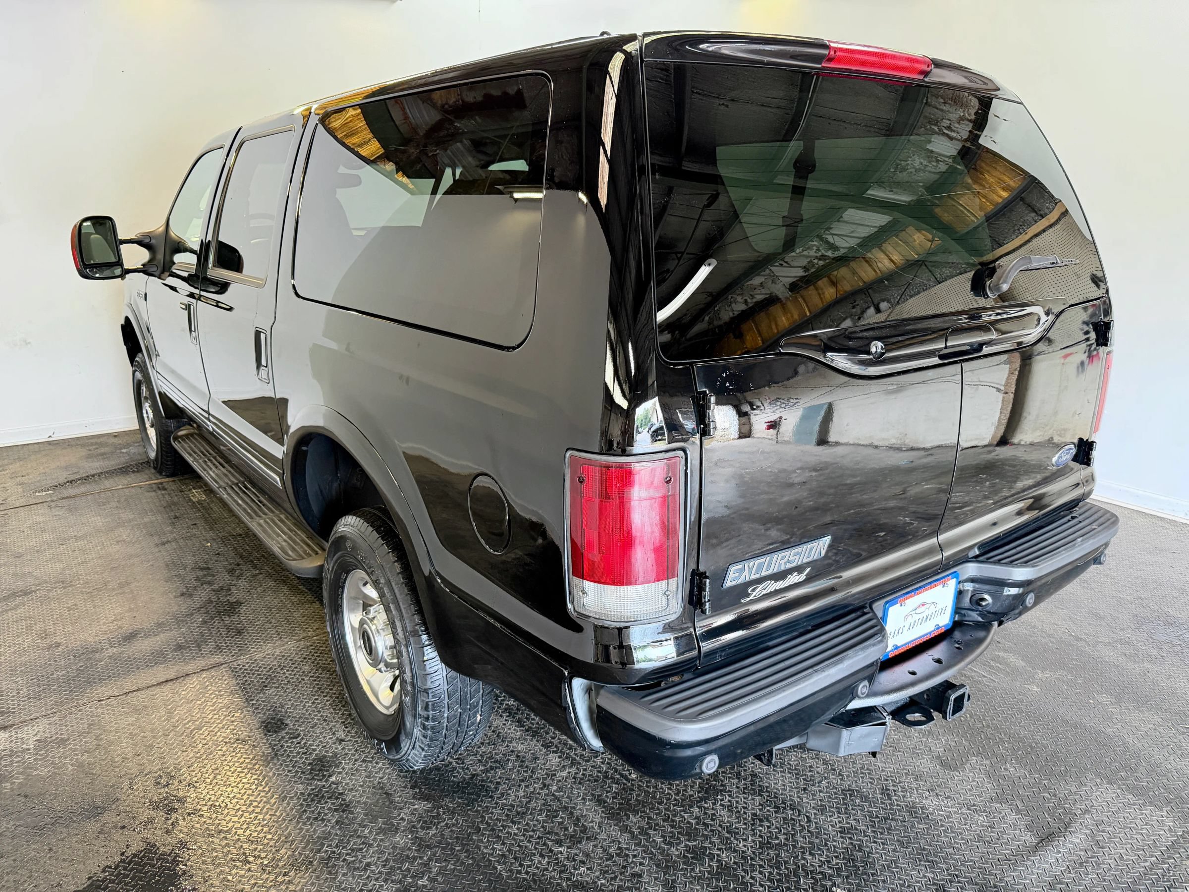 Used 2005 Ford Excursion Limited AWD/4WD image 5