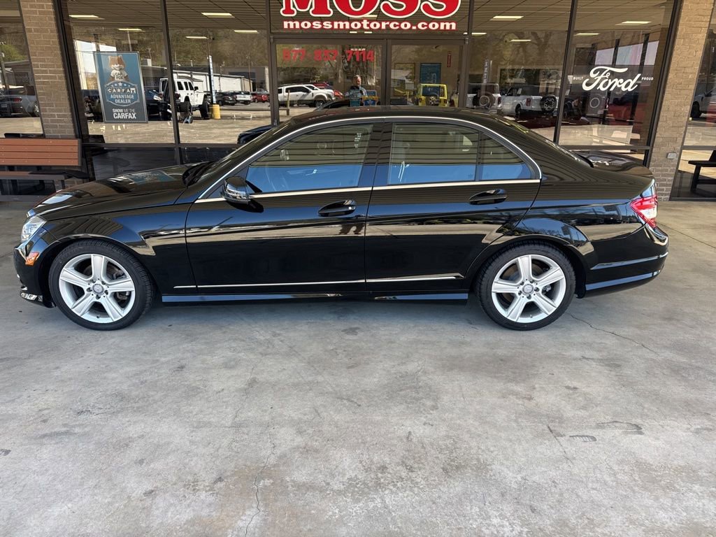 Used 2010 Mercedes-Benz C 300 Sedan image 3