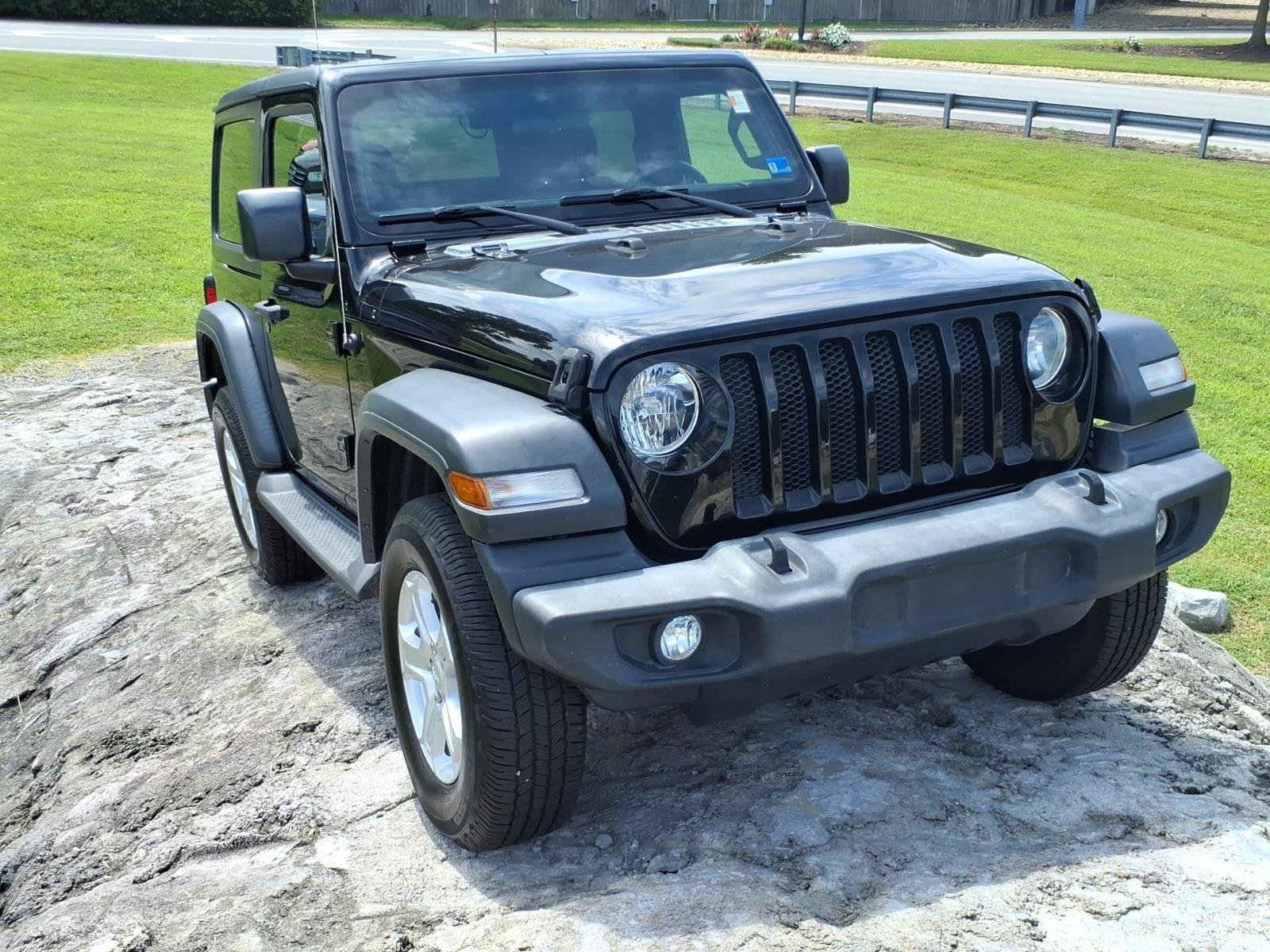 Used 2018 Jeep Wrangler Sport AWD/4WD image 6