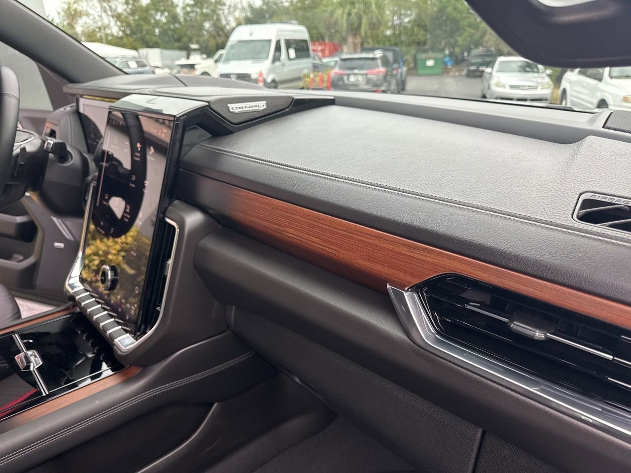 Used 2025 GMC Yukon XL Denali image 29