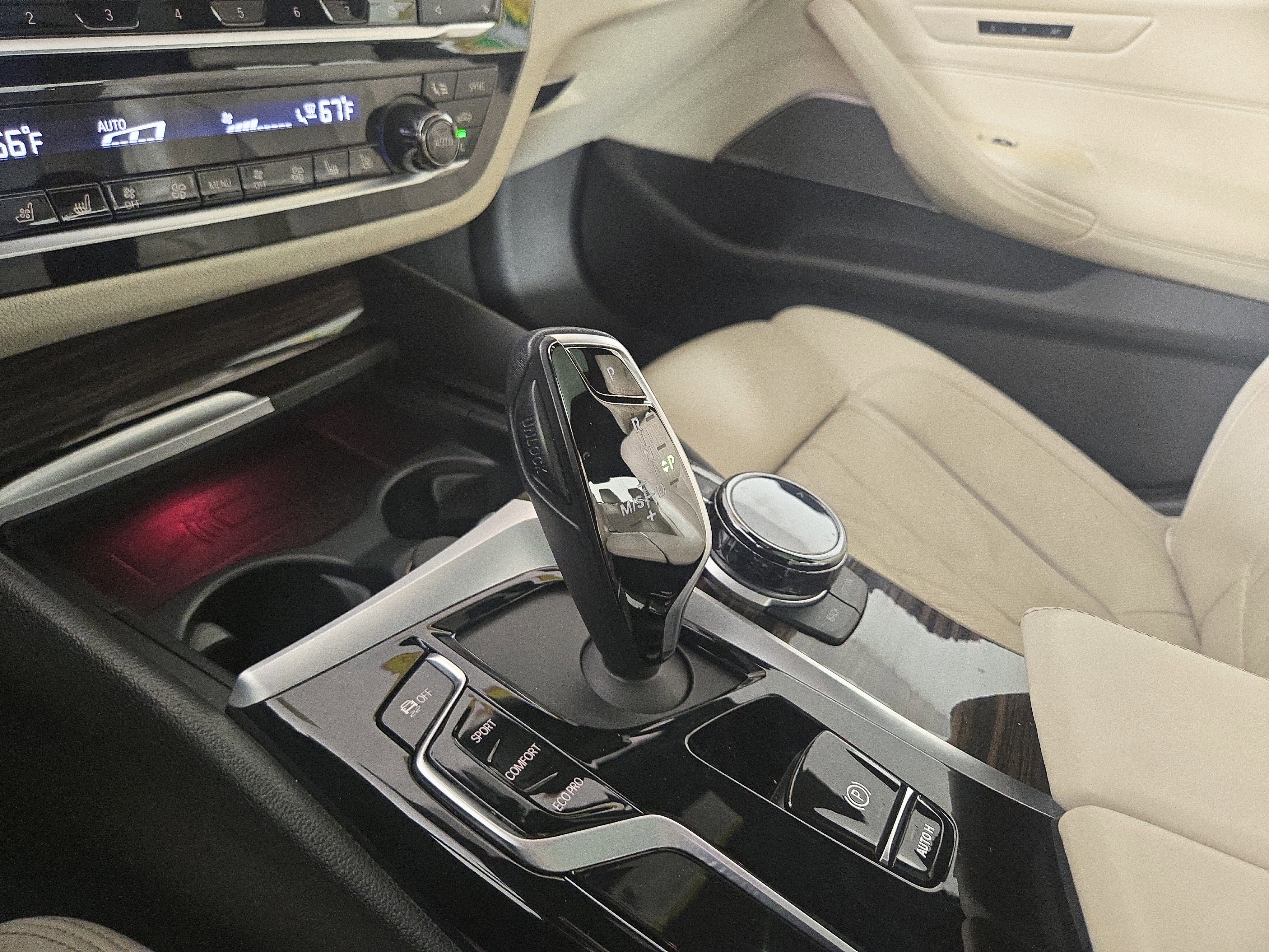 Used 2022 BMW 530i xDrive w/ Executive Package image 24