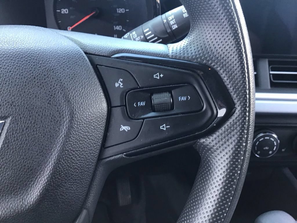 Used 2024 Chevrolet Trax LS w/ LS Convenience Package FWD image 19