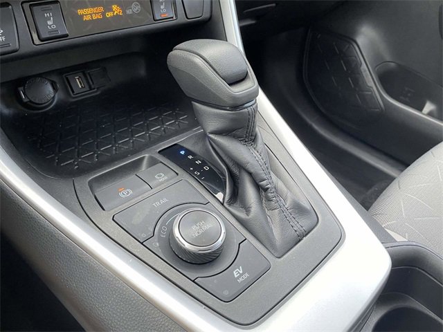 Used 2021 Toyota RAV4 XLE w/ XLE Grade Weather Package image 29