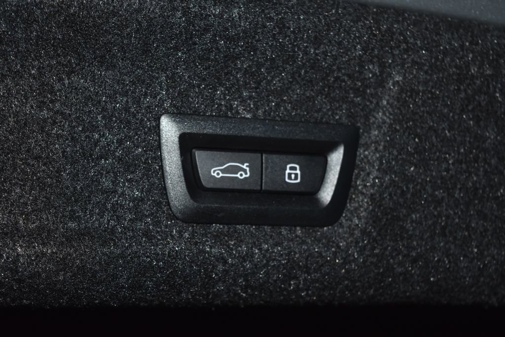 Certified 2025 BMW 330i xDrive Sedan w/ Premium Package image 29