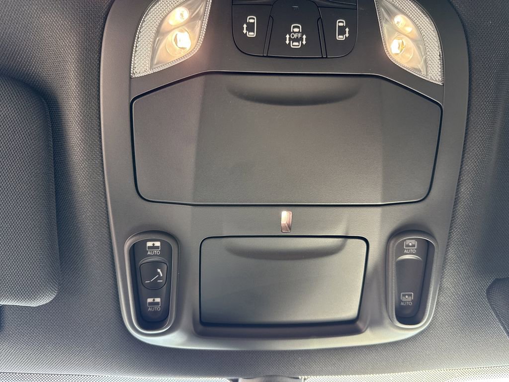 New 2026 Chrysler Pacifica Limited w/ S Appearance Package image 38