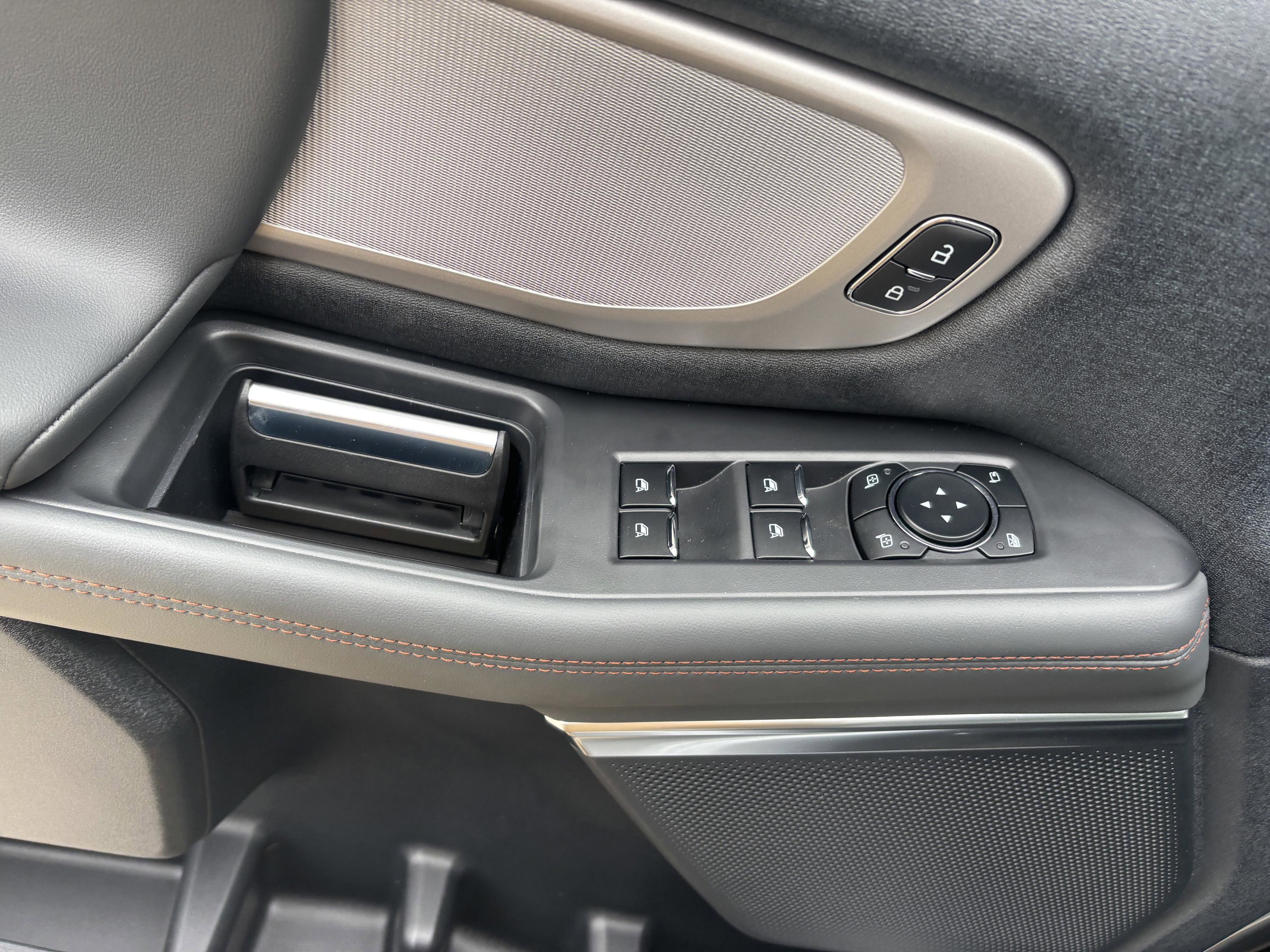 New 2025 Ford Expedition Max Active AWD/4WD image 12