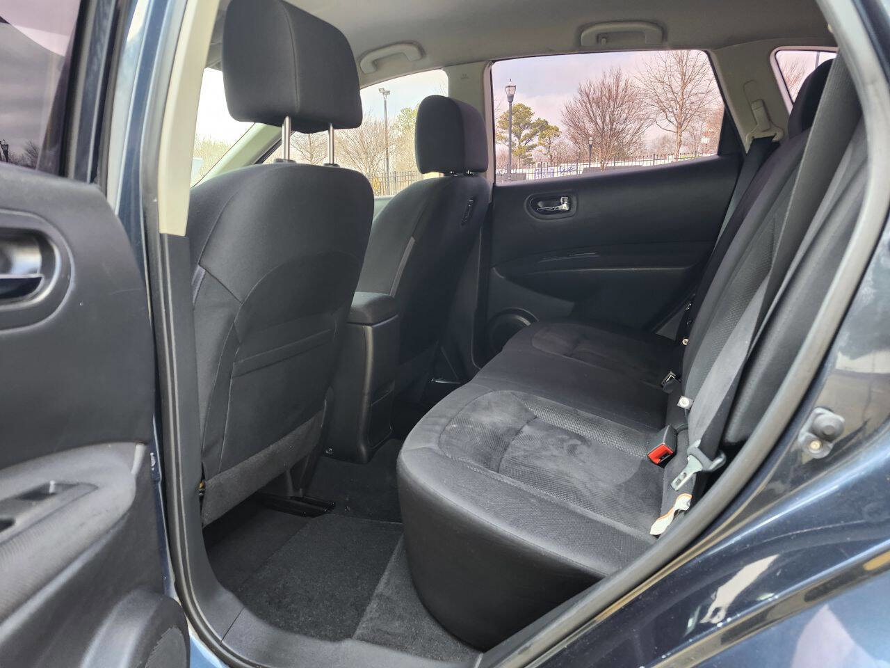 Used 2015 Nissan Rogue S w/ Convenience Package image 5