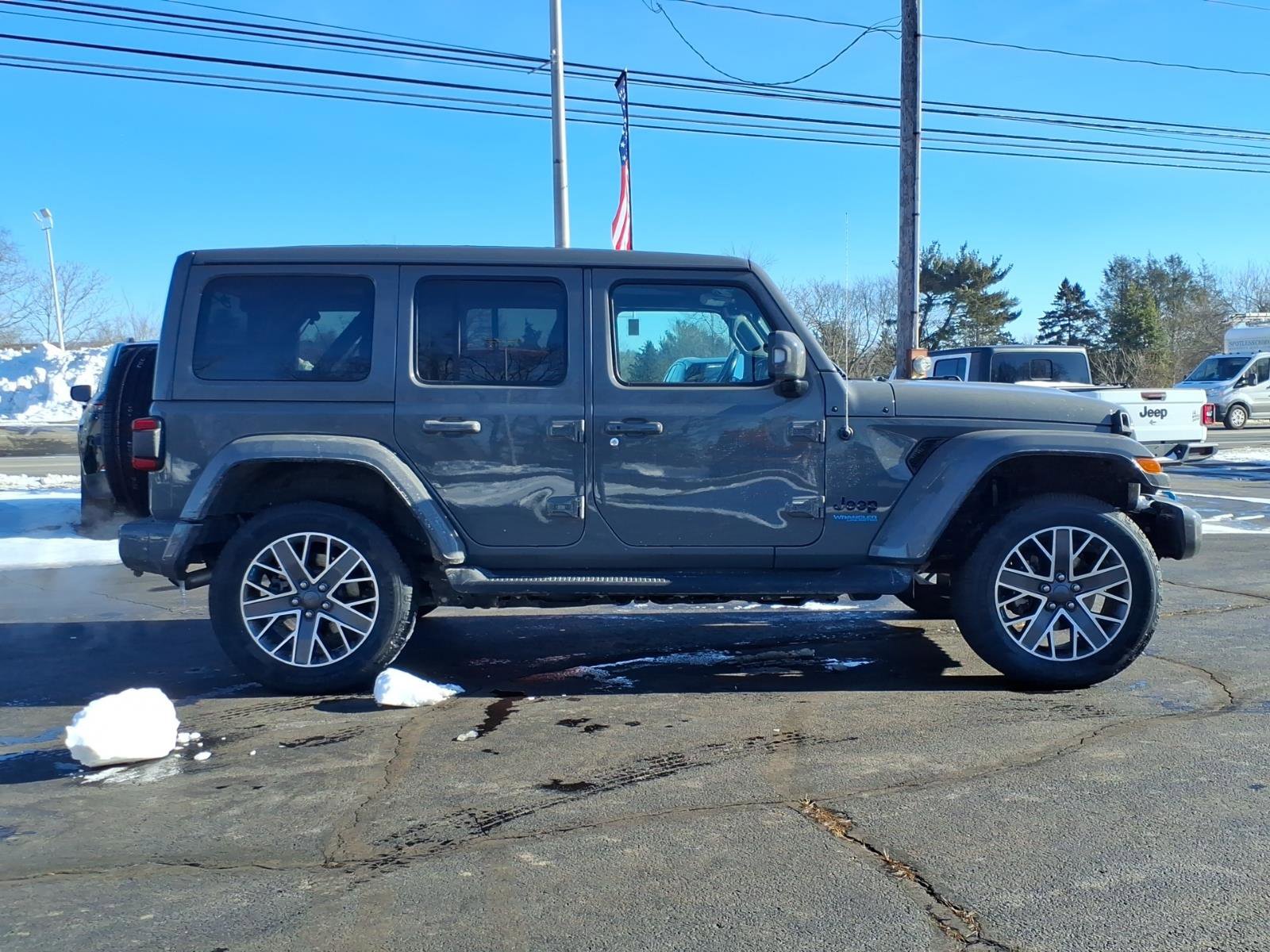 Used 2022 Jeep Wrangler High Altitude image 2