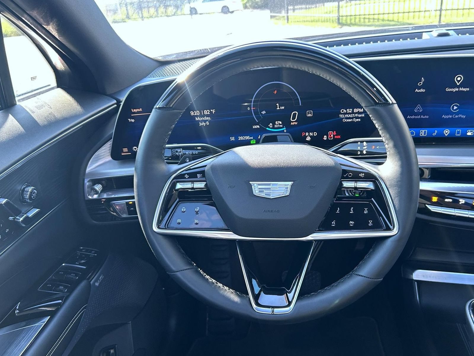 Certified 2024 Cadillac Lyriq Luxury AWD/4WD image 15