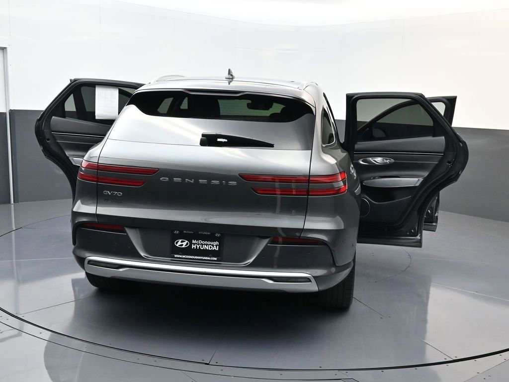 Used 2023 Genesis Electrified GV70 Advanced image 30