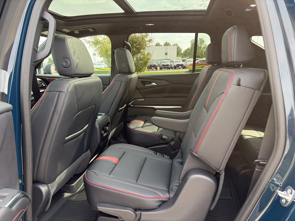 New 2027 Chevrolet Traverse RS w/ LPO, Floor Liner Package AWD/4WD image 43