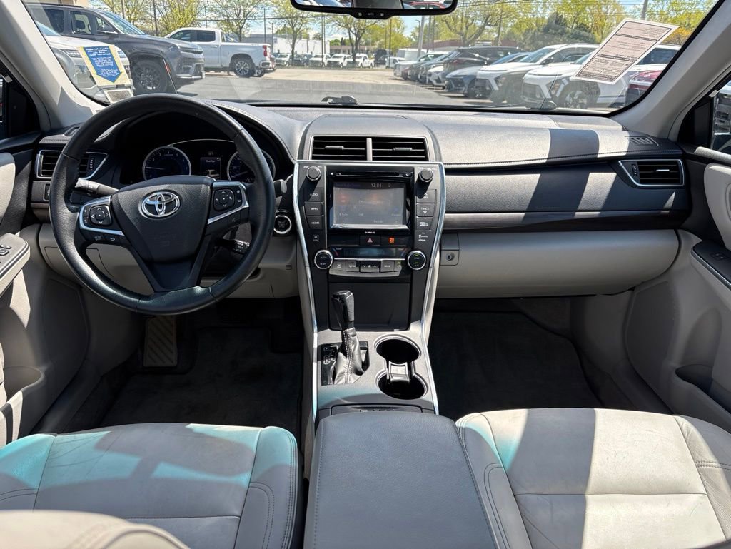 Used 2017 Toyota Camry XLE w/ Moonroof Package FWD image 9
