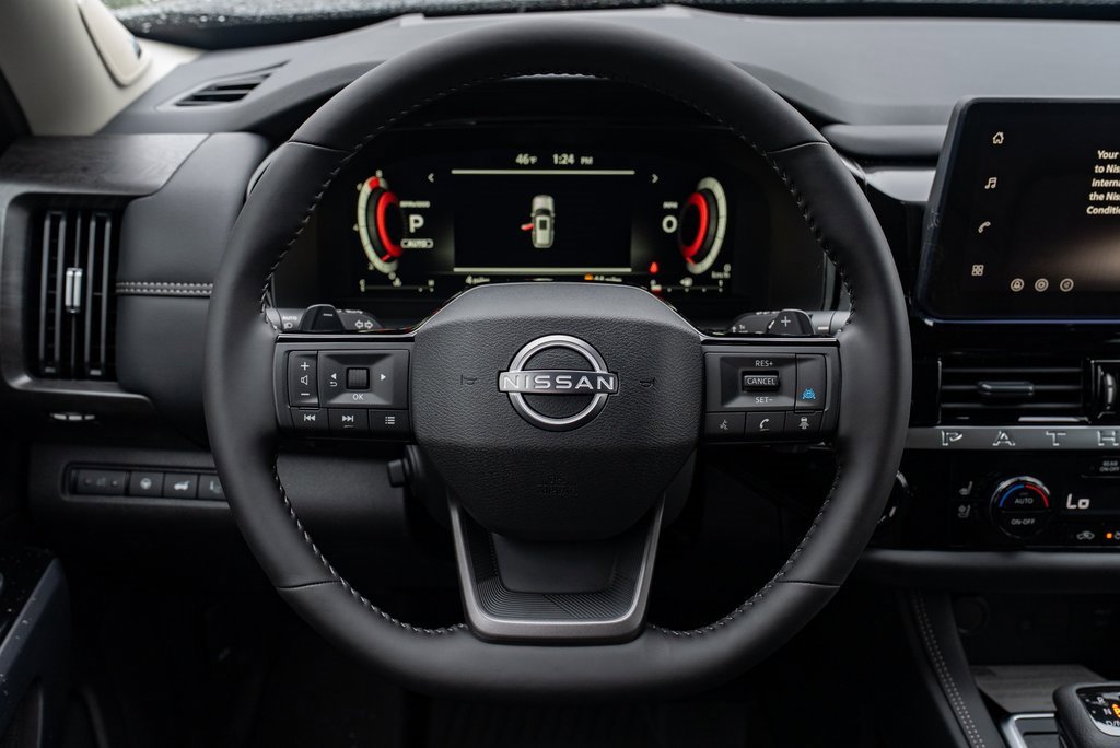 New 2026 Nissan Pathfinder Platinum image 13