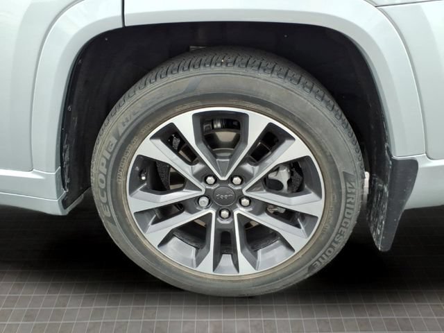 Used 2023 Jeep Grand Cherokee L Overland w/ MOPAR Finishing Package AWD/4WD image 12