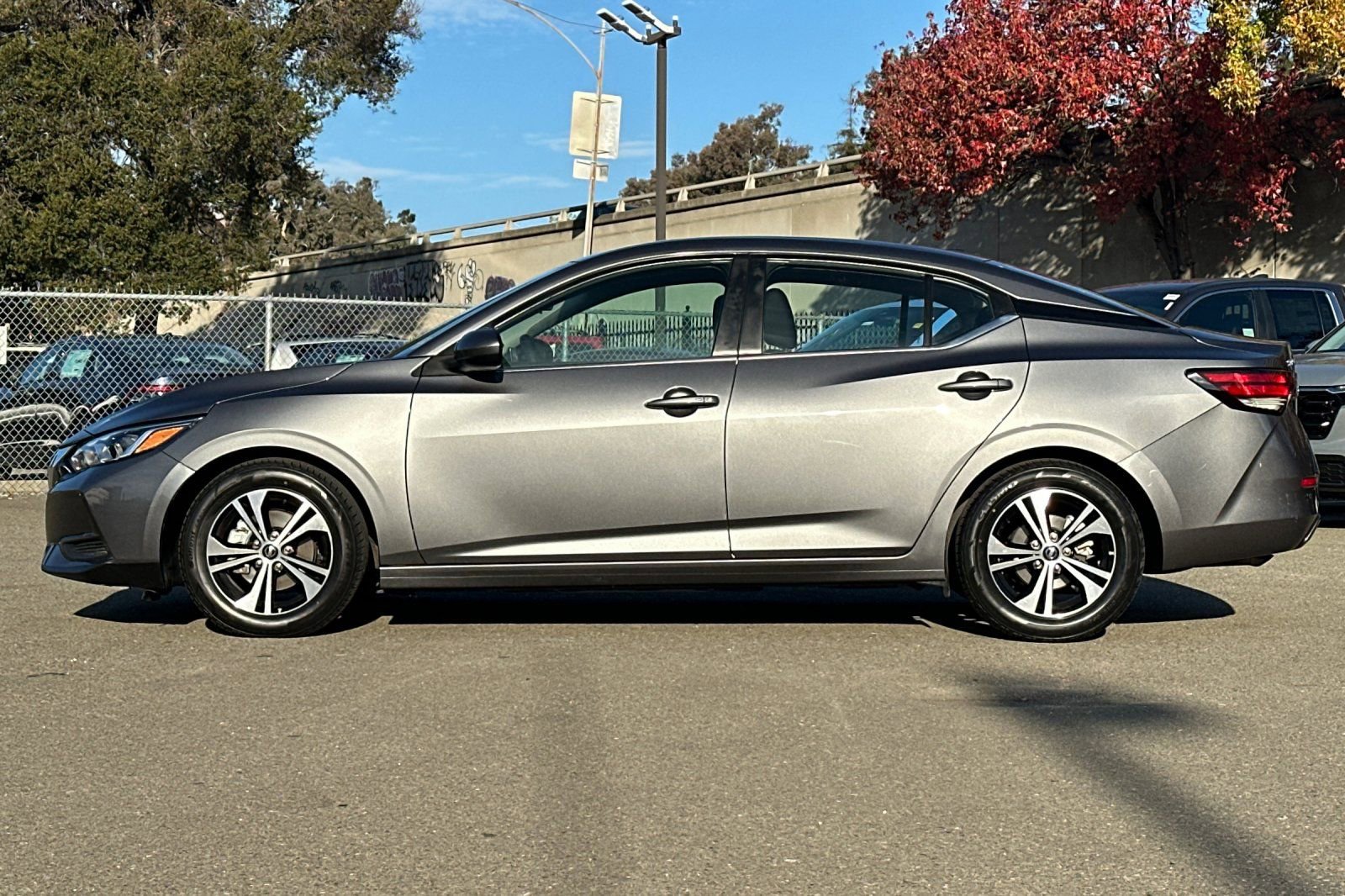 Used 2023 Nissan Sentra SV image 7