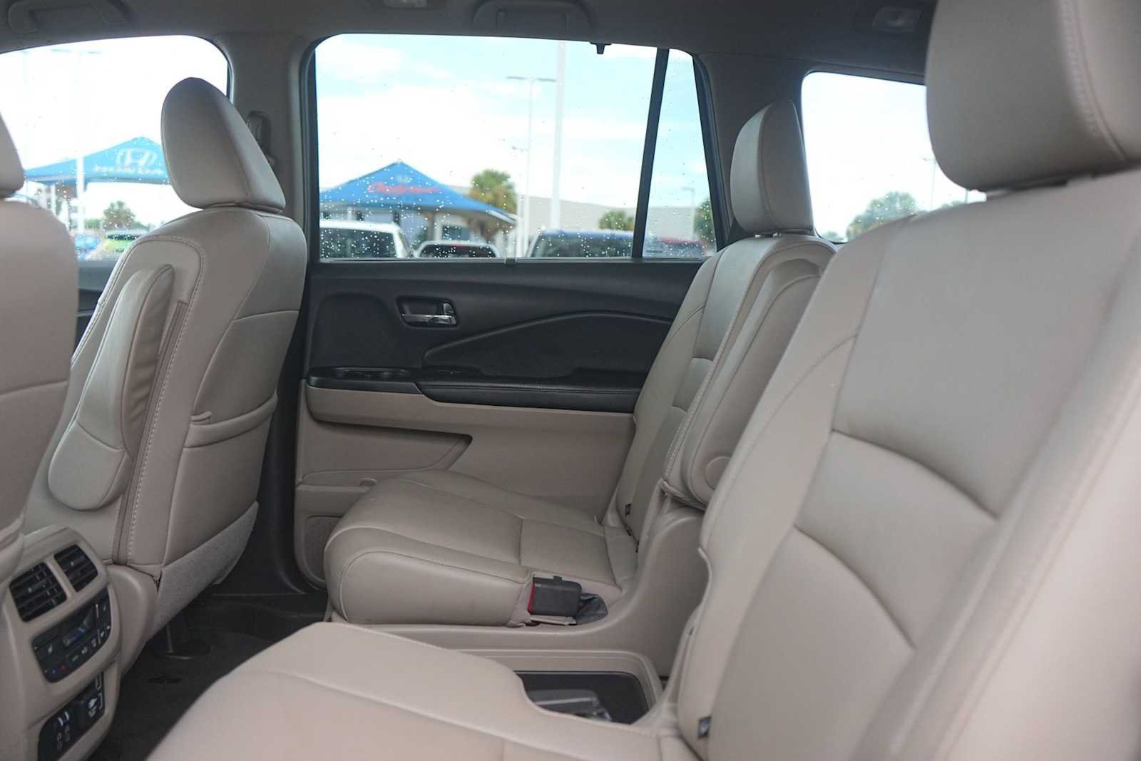 Used 2019 Honda Pilot Elite image 14
