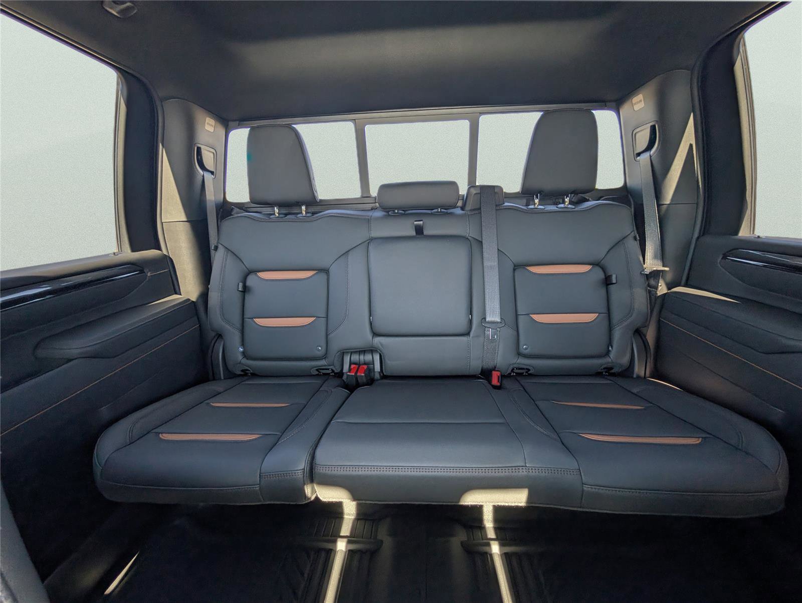 New 2026 GMC Sierra 2500 AT4 w/ AT4 Premium Plus Package AWD/4WD image 35