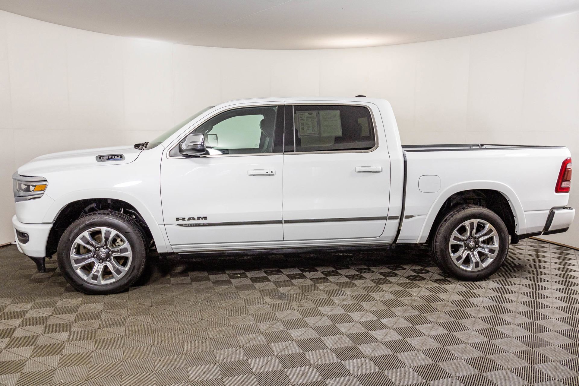 Used 2023 RAM 1500 Limited w/ Body Color Bumper Group image 14
